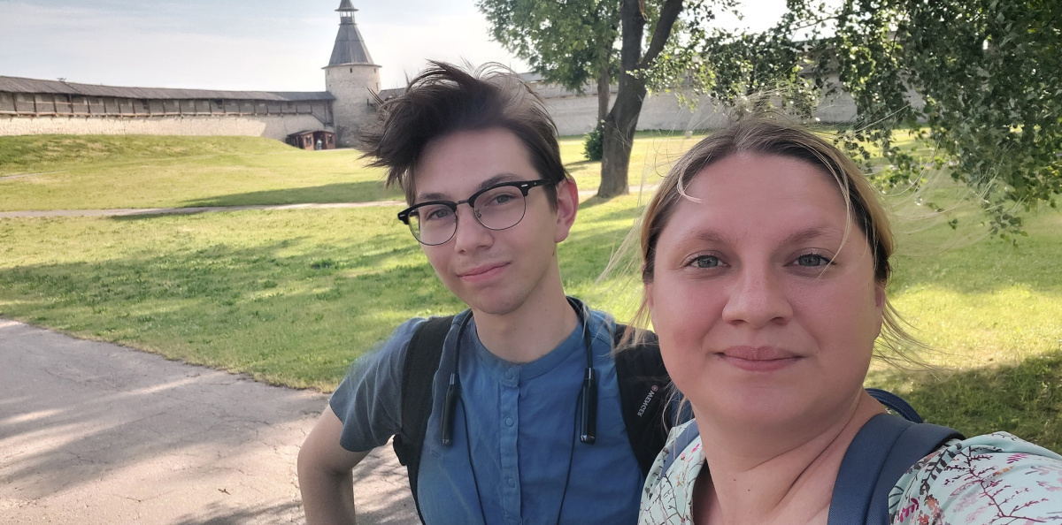 Научный руководитель клуба Лидия Жирнова и активист Кирилл Галямов