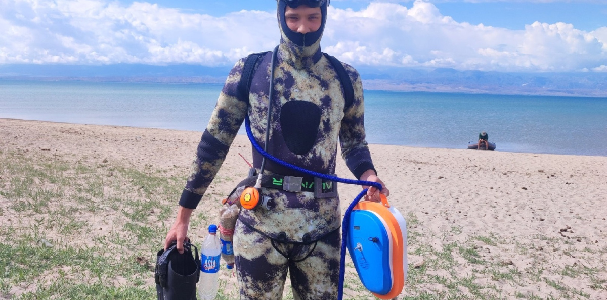 Ильяс Искаков в подводной археологической экспедиции на озере Иссык-Куль