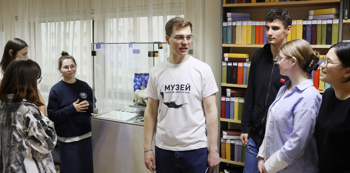 Экспозиция "Молодёжное движение РГО" 