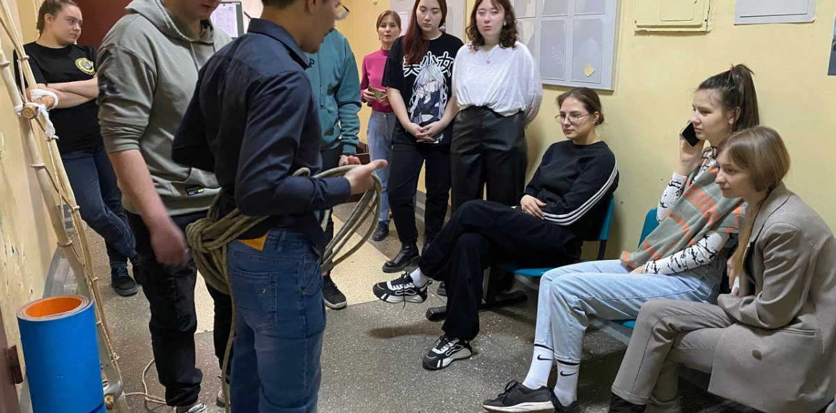 Вид транспортировки "на бухте туристической веревки"
