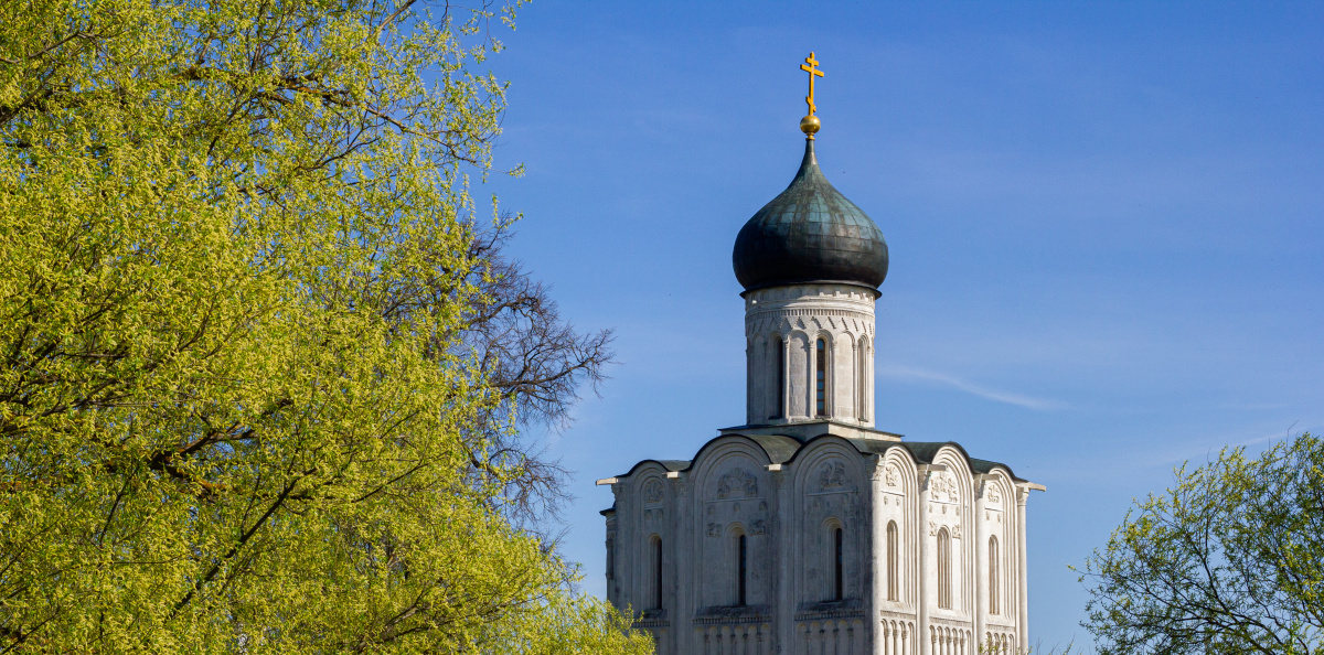 Весенние красоты храма Покрова на Нерли