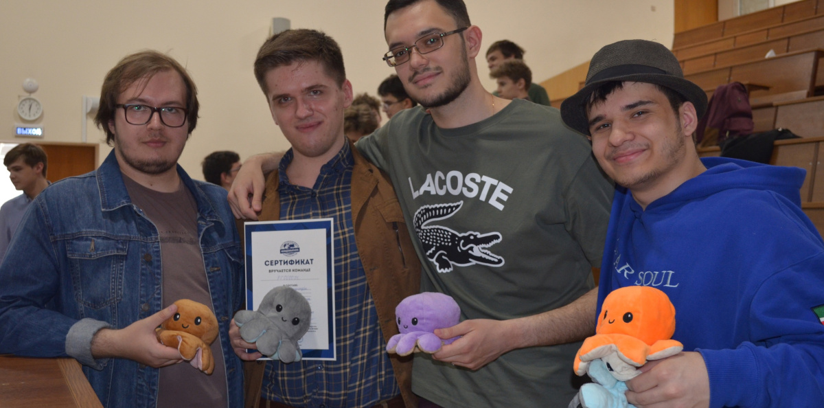 Команда "РГООООУЕ" с призами за второе место