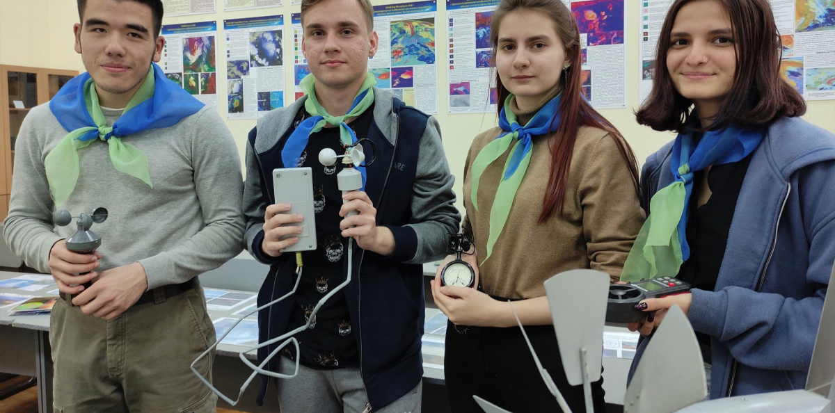 Во время занятий "Географической школы" Во время занятий "Географической школы"