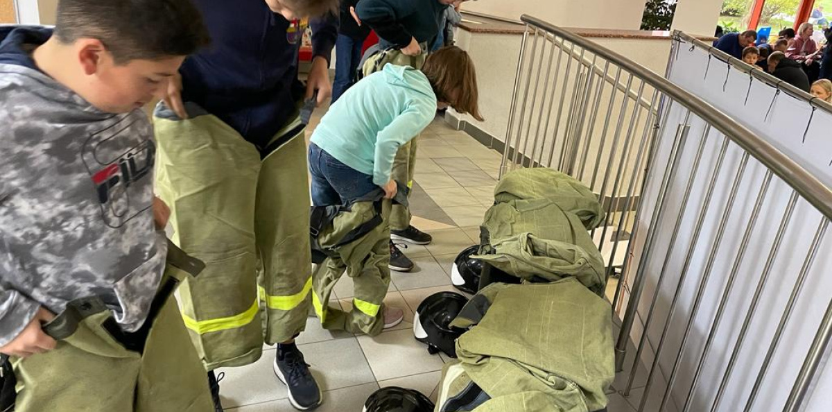 Участники облачаются в БОП Участники облачаются в БОП