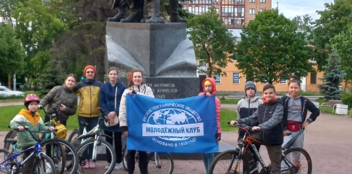 Остановка у памятника Полярным конвоям