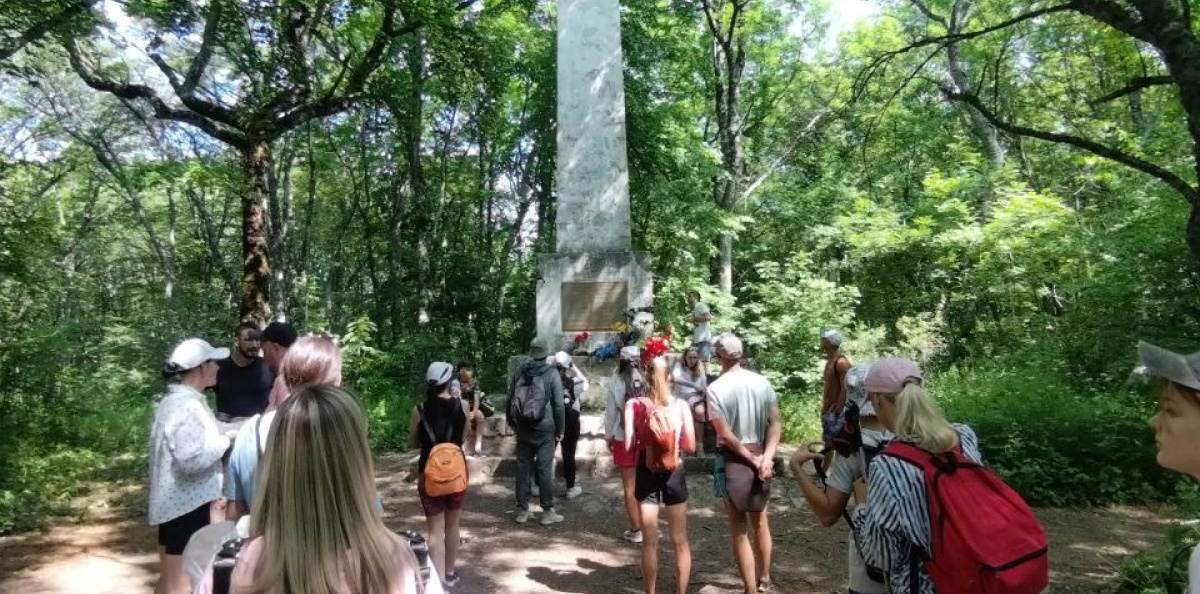 МНОГО ГОР НА ДЕНЬ РОССИИ_08