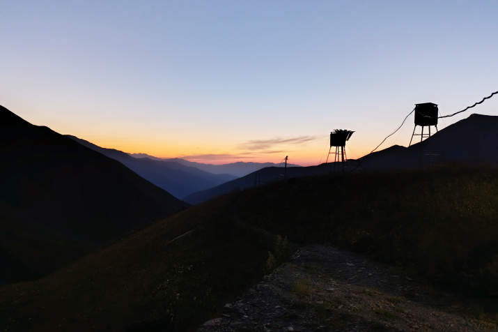 Закат в горах. Вид с метеостанции Закат в горах. Вид с метеостанции