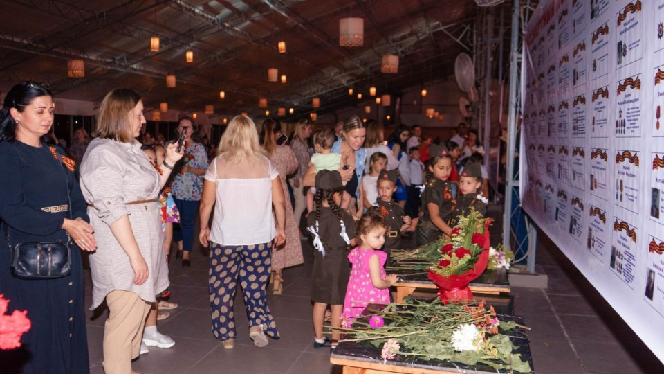 Возложение цветов