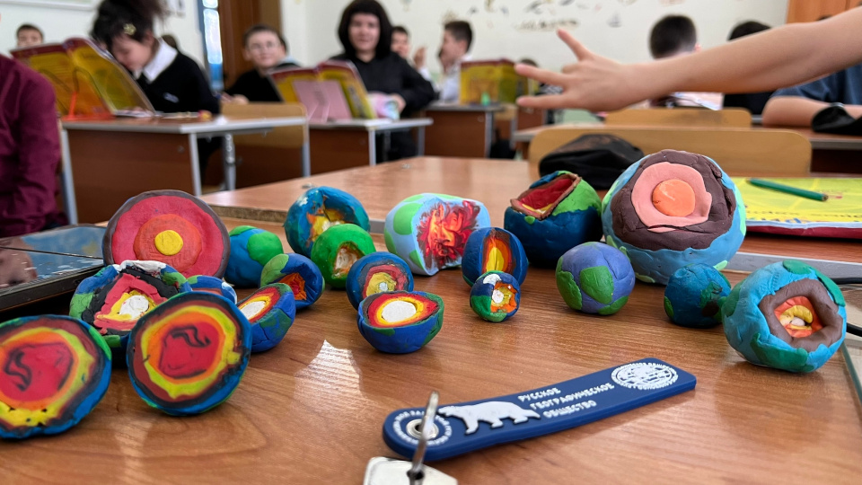 Макеты Земли из пластилина Макеты Земли из пластилина