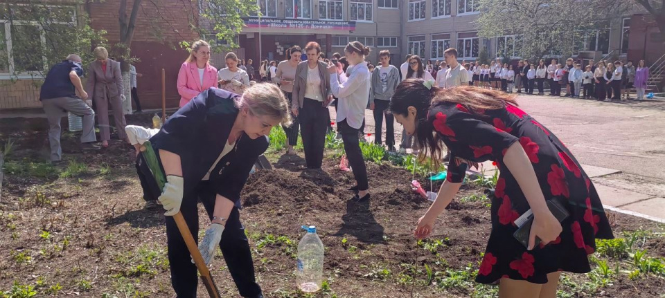 Посадка сада памяти