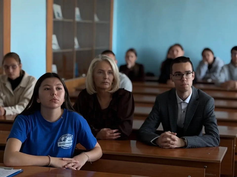 Студенты и гости на встрече
