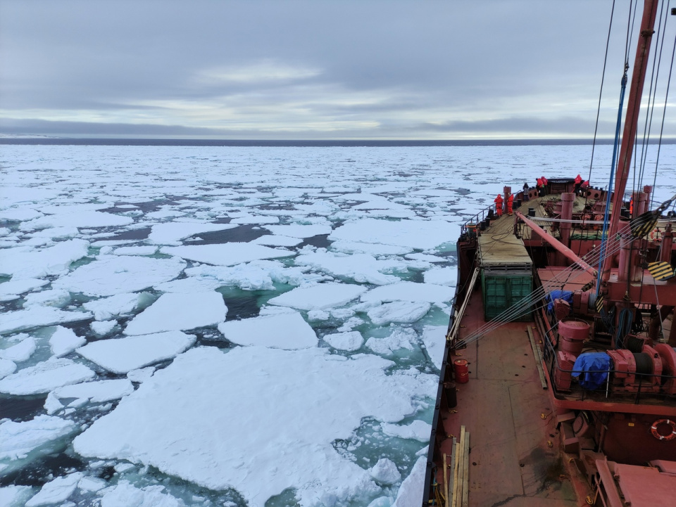 Судно "Михаил Сомов" в Баренцевом море