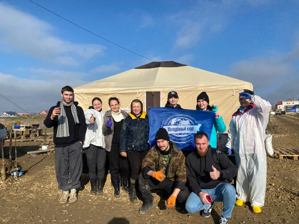 Руководители МК РГО "Импульс" и "Норд-Ост" в штабе "Дельфины" п.Волна Темрюкского района