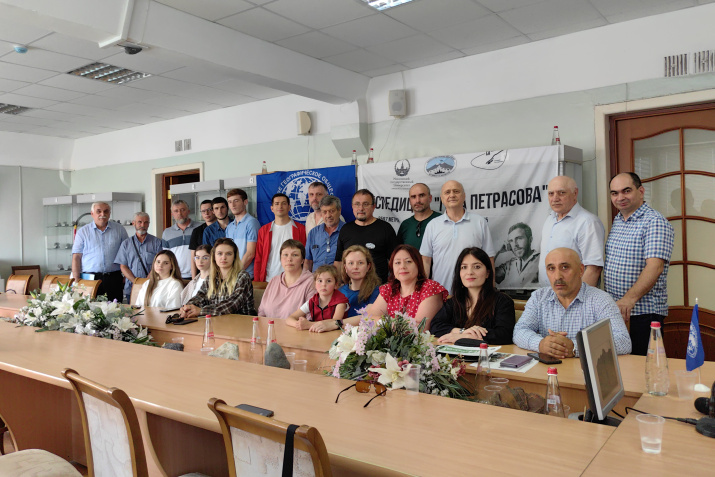 Коллективное фото после завершения пресс-конференции