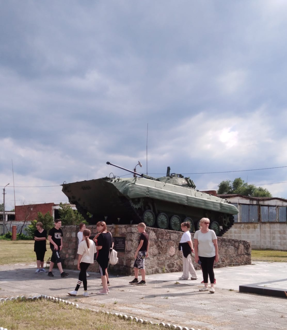 Посещение военных мемориалов