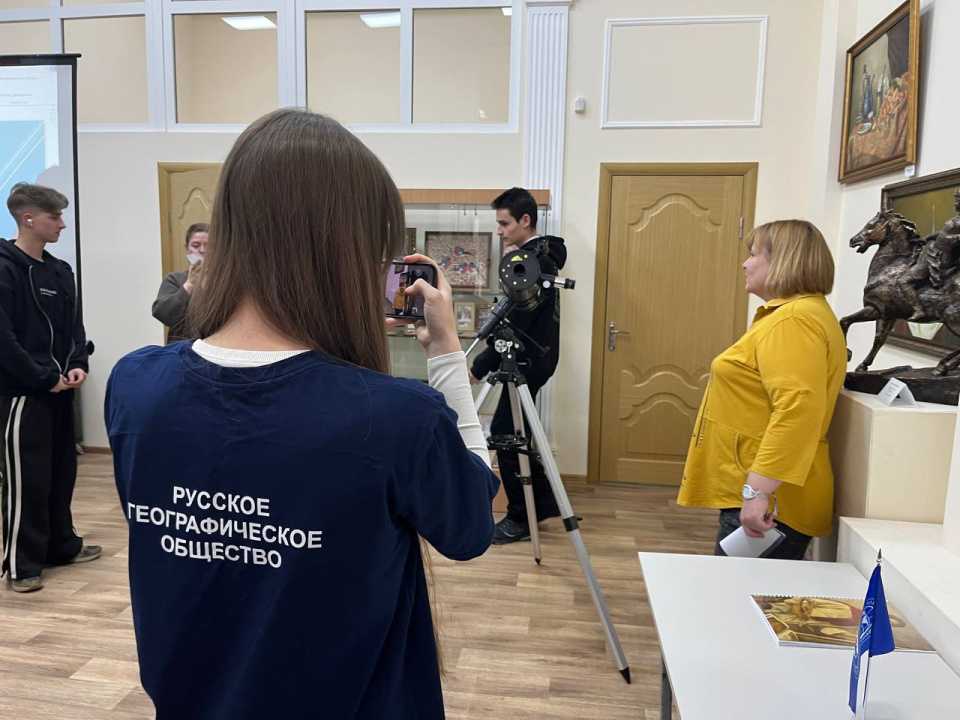 Волонтеры МК РГО "Салют" на научно-популярном лектории "Открываем Россию заново. Вместе с РГО"