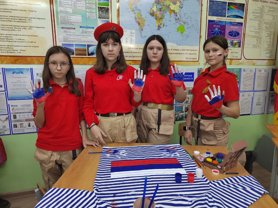 МК «АРГО» и юнармейцы защитникам Родины помогают
