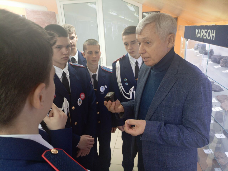 В геологическом музее ЛГПУ