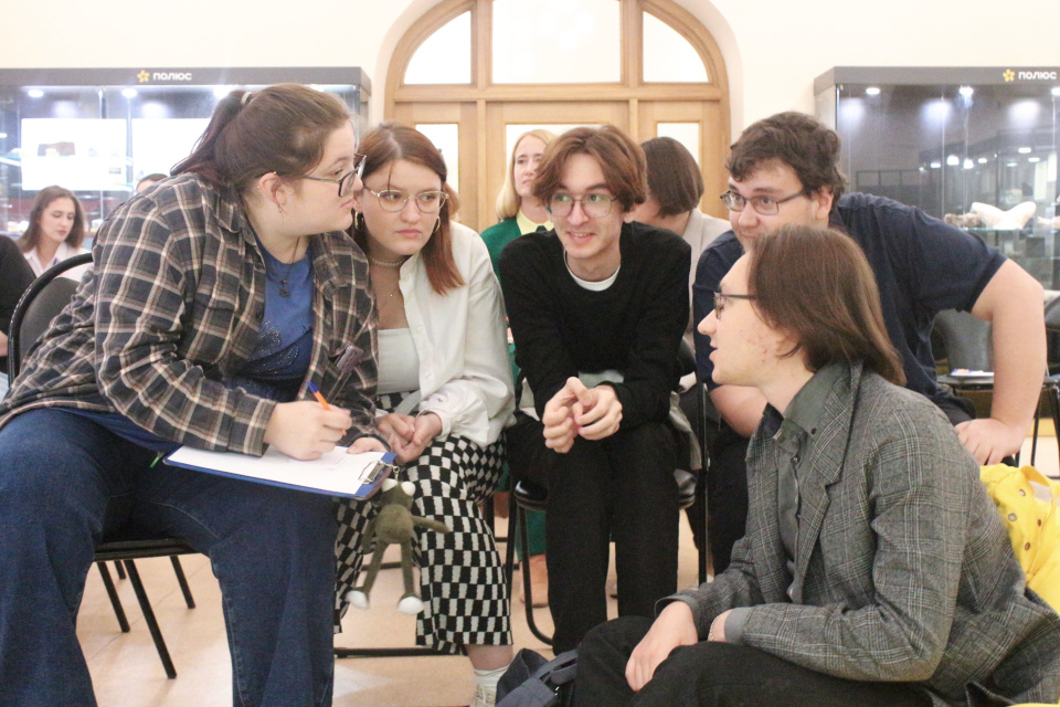 Алена Гусарова