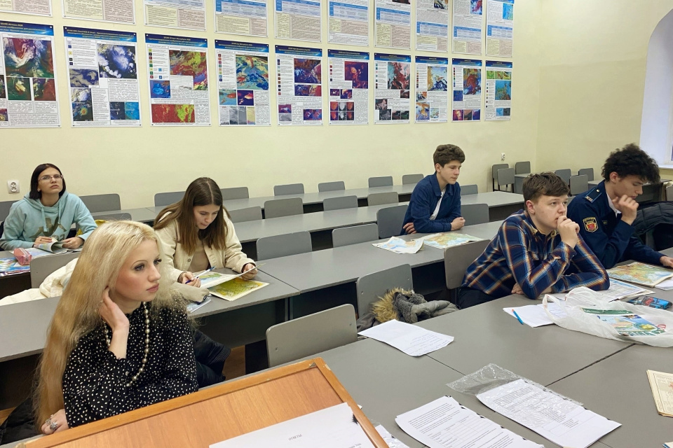 Во время занятий "Географической школы"