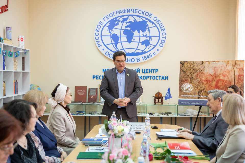 Выступление председателя регионального отделения и председателя федеральной молодёжной комиссии