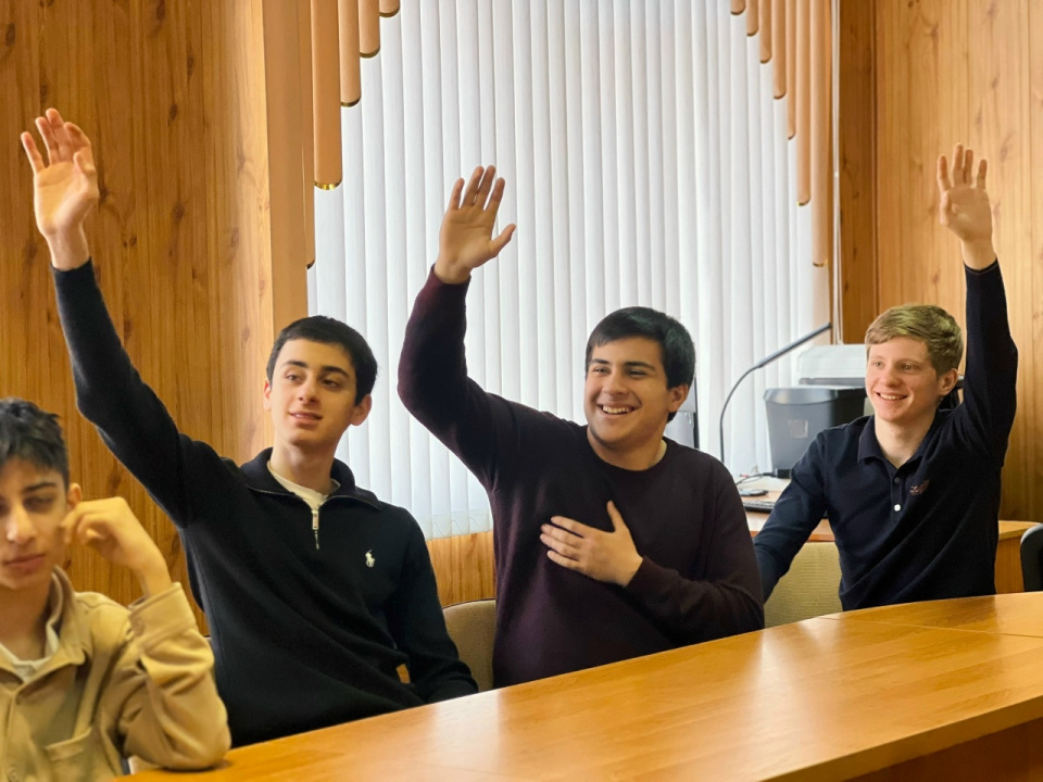 Празднование Дня первооткрывателя объединило активистов МК РГО "Салют" и "Движения Первых" в Армавирском юридическом техникуме