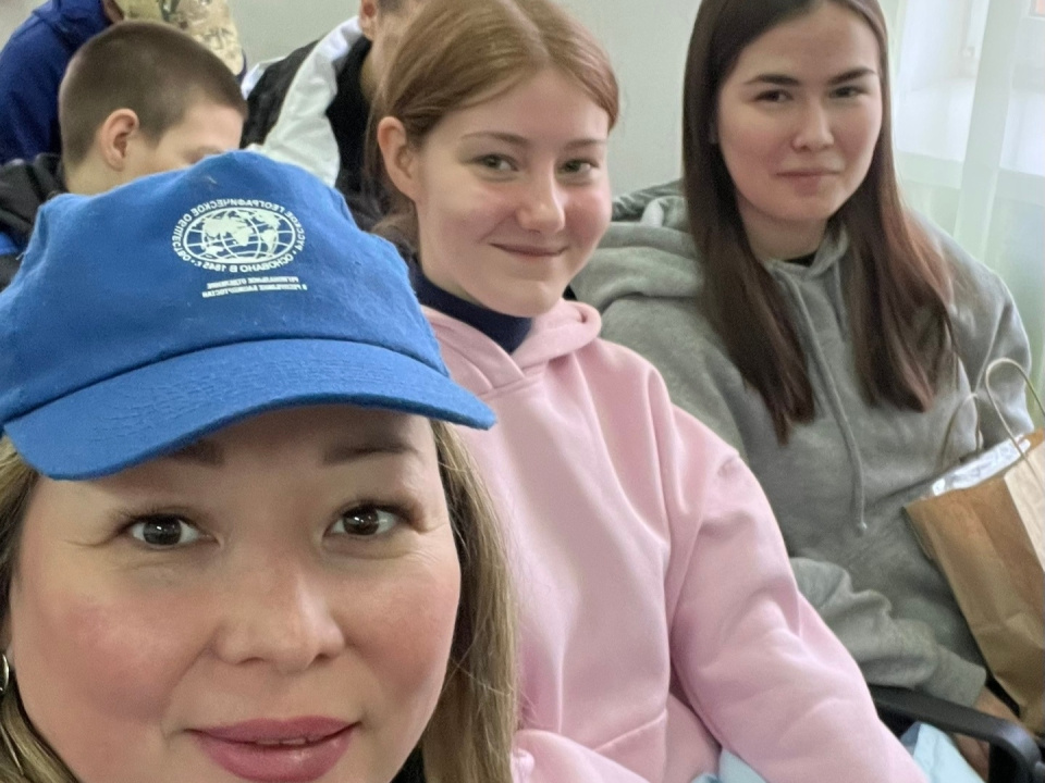 Руководитель клуба Эльмира Юсупова с активистами