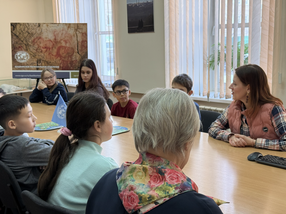 Обсуждение актуальных вопросов на собрании