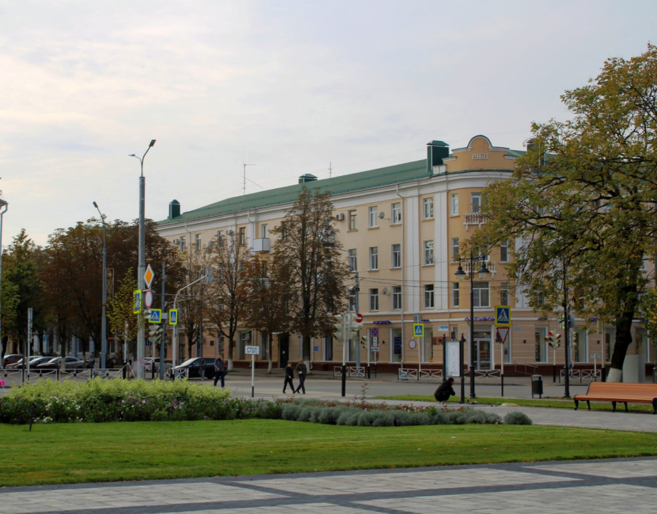 На площади Ленина