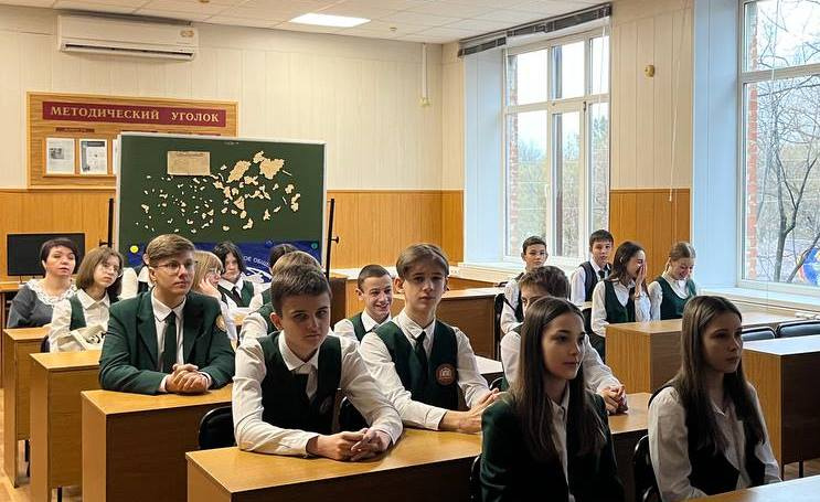 Презентация Молодежного клуба РГО "Салют" в рамках Дня открытых дверей в Армавирском юридическом техникуме