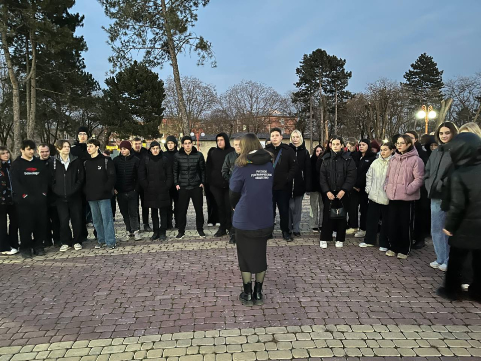 Наблюдение за Венерой в Армавире: более 100 участников посетили площадку тротуарной астрономии, организованную МК РГО "Салют"