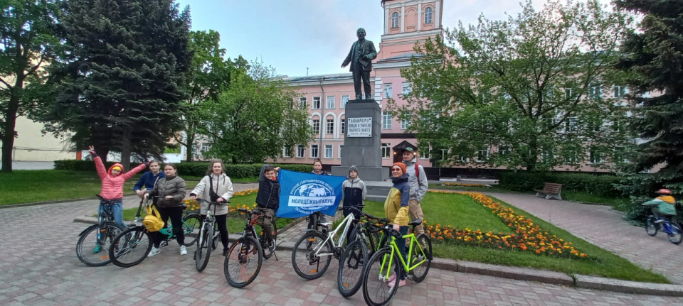 Остановка у Невского завода