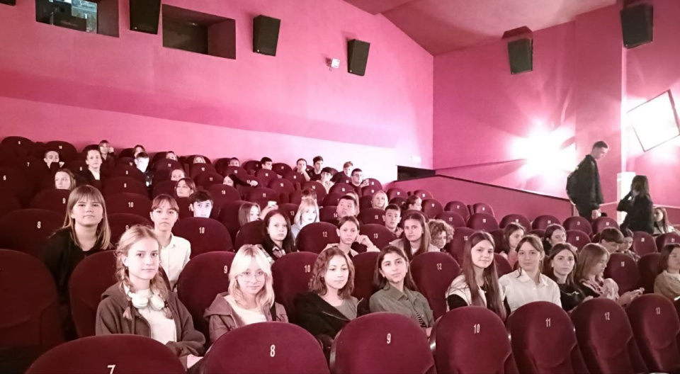 Участники премьеры фильма "Повелитель ветра" в Армавире